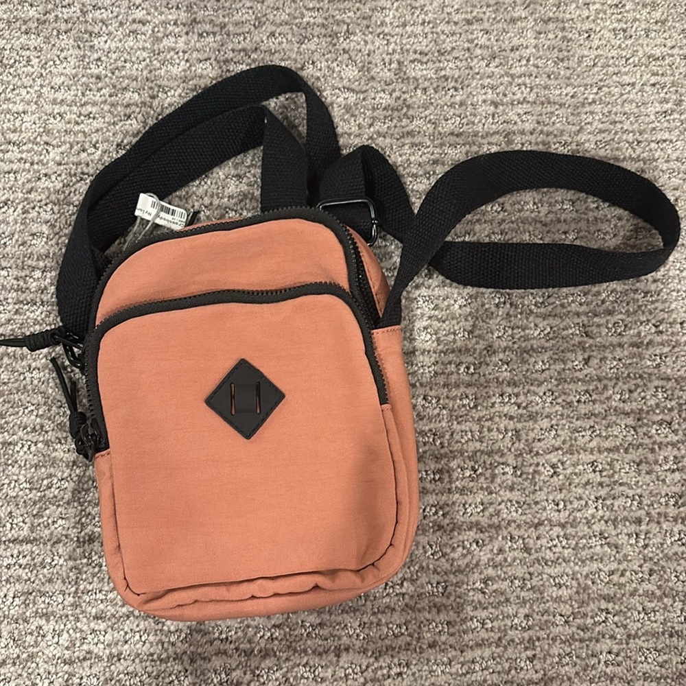 NWT CROSSBODY BAG